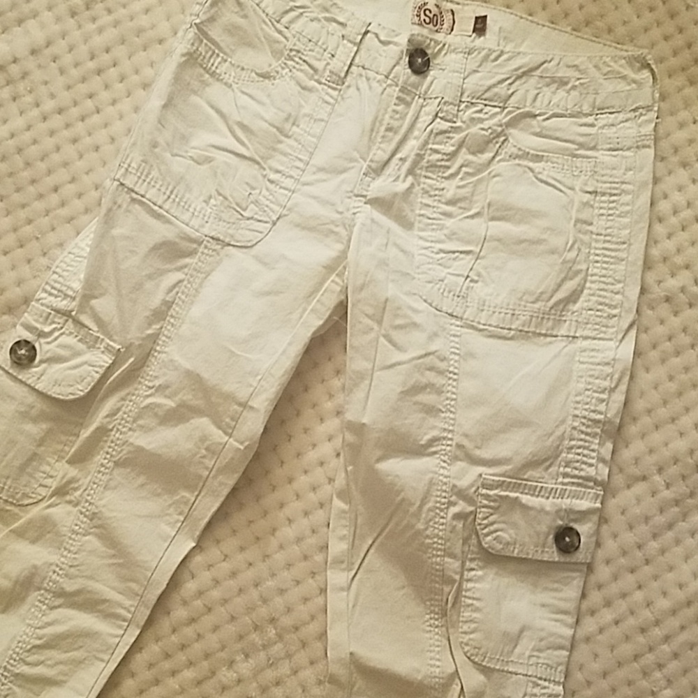 SO • White Cuffed Capris